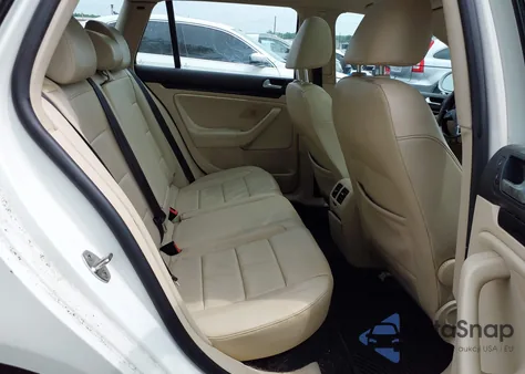 2012 Volkswagen Jetta Sportwagen 2.0L Tdi z USA, uszkodzony, nr VIN 3VWPL7AJ4CM686287